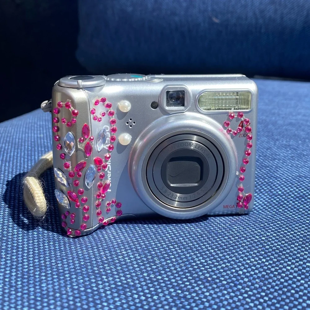 Silver Bedazzled Canon PowerShot A530 digital camera - Picture 1 of 4